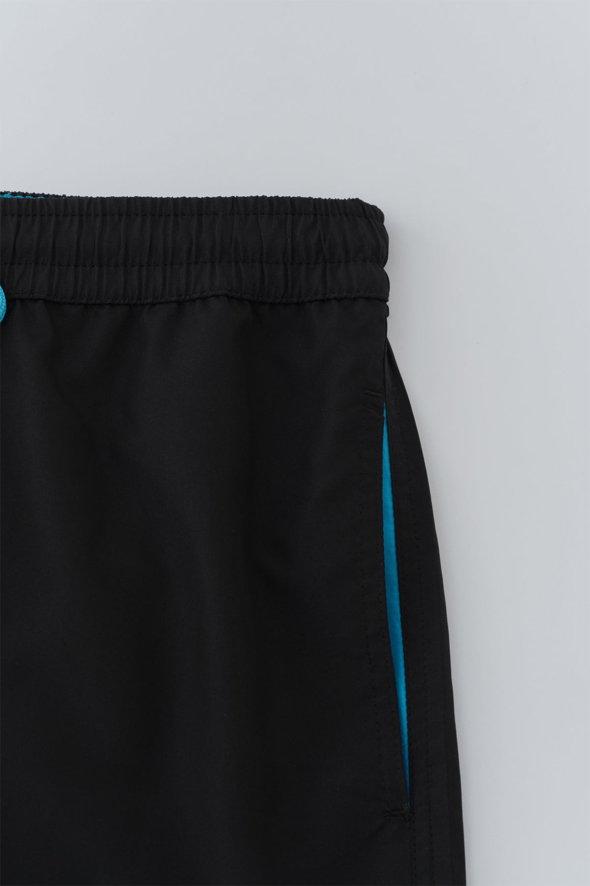 Siyah - Turkuaz Micro Kısa Düz Deniz Şortu