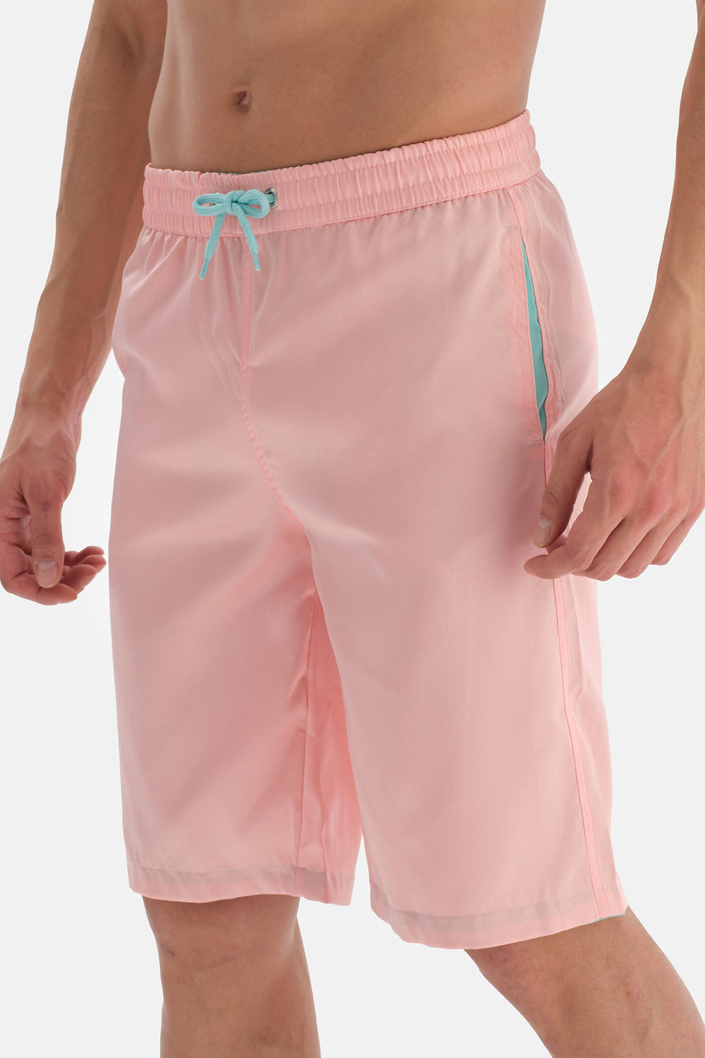 SALMON SHORT