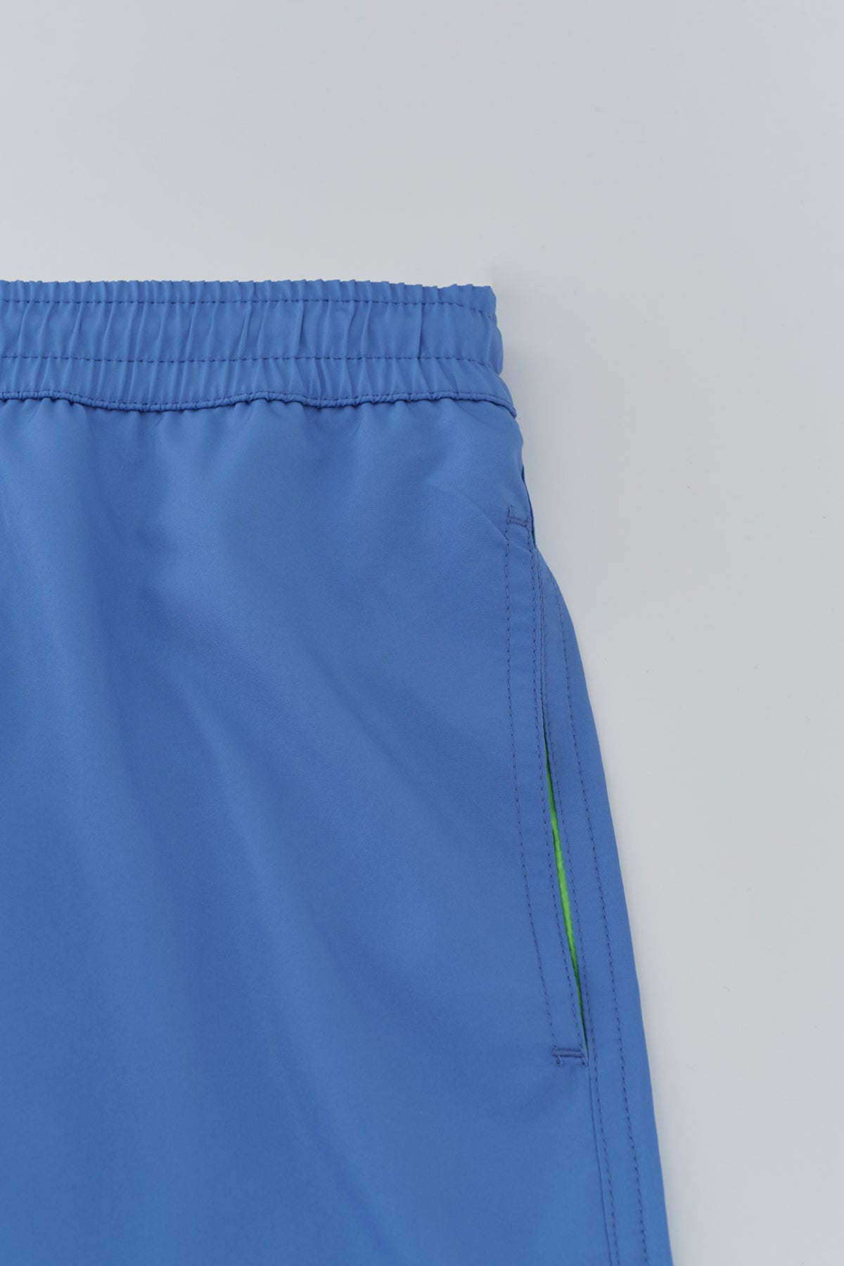 Mavi - Mint Yesili Micro Orta Düz Deniz Şortu