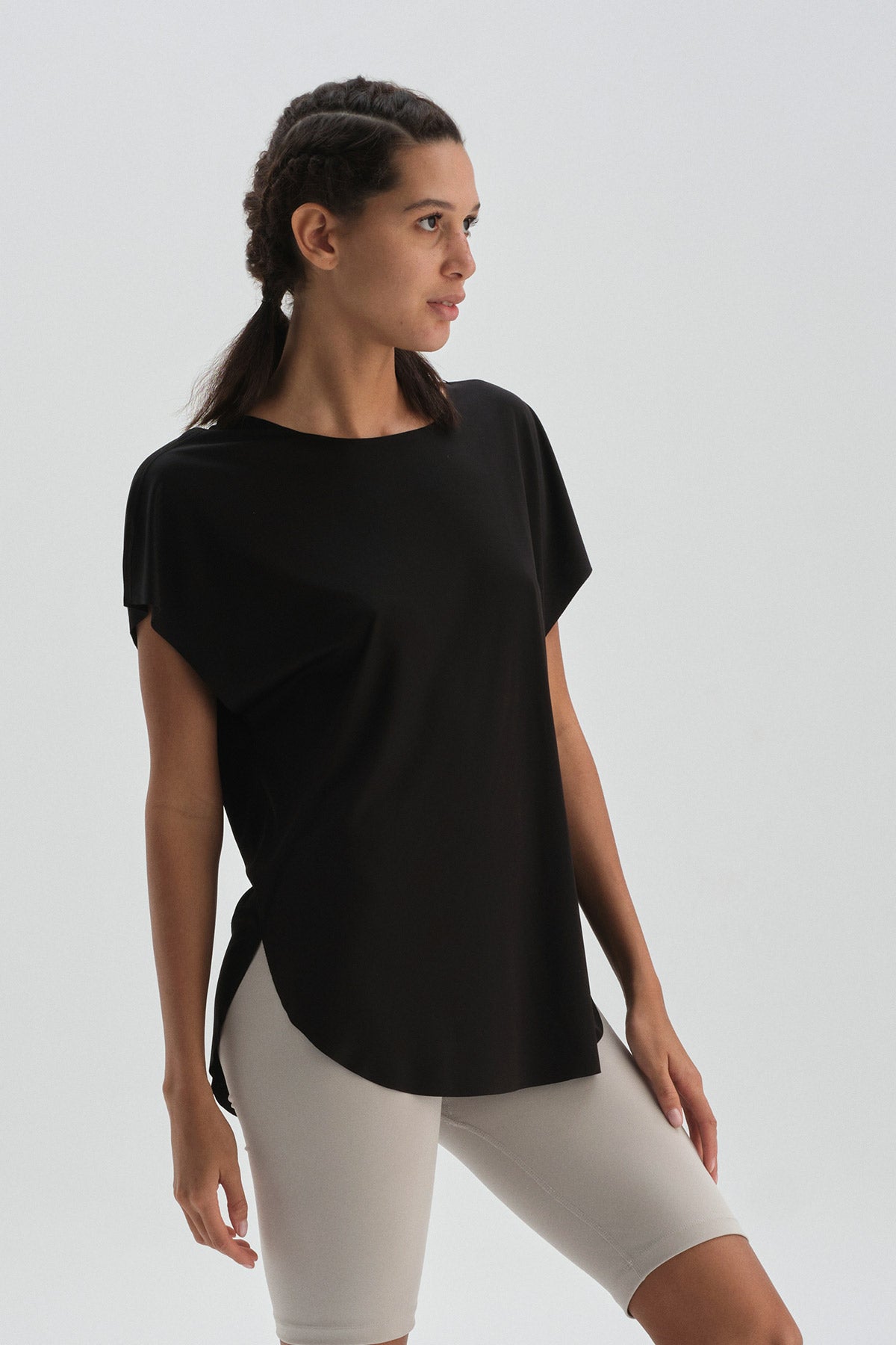 BLACK T-SHIRT