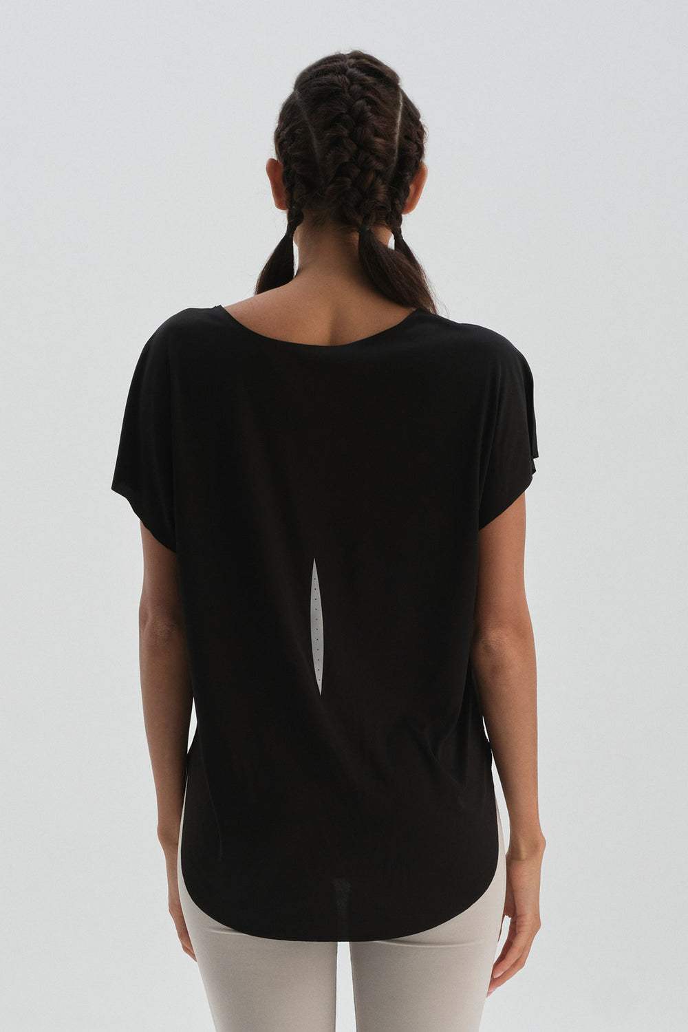 BLACK T-SHIRT