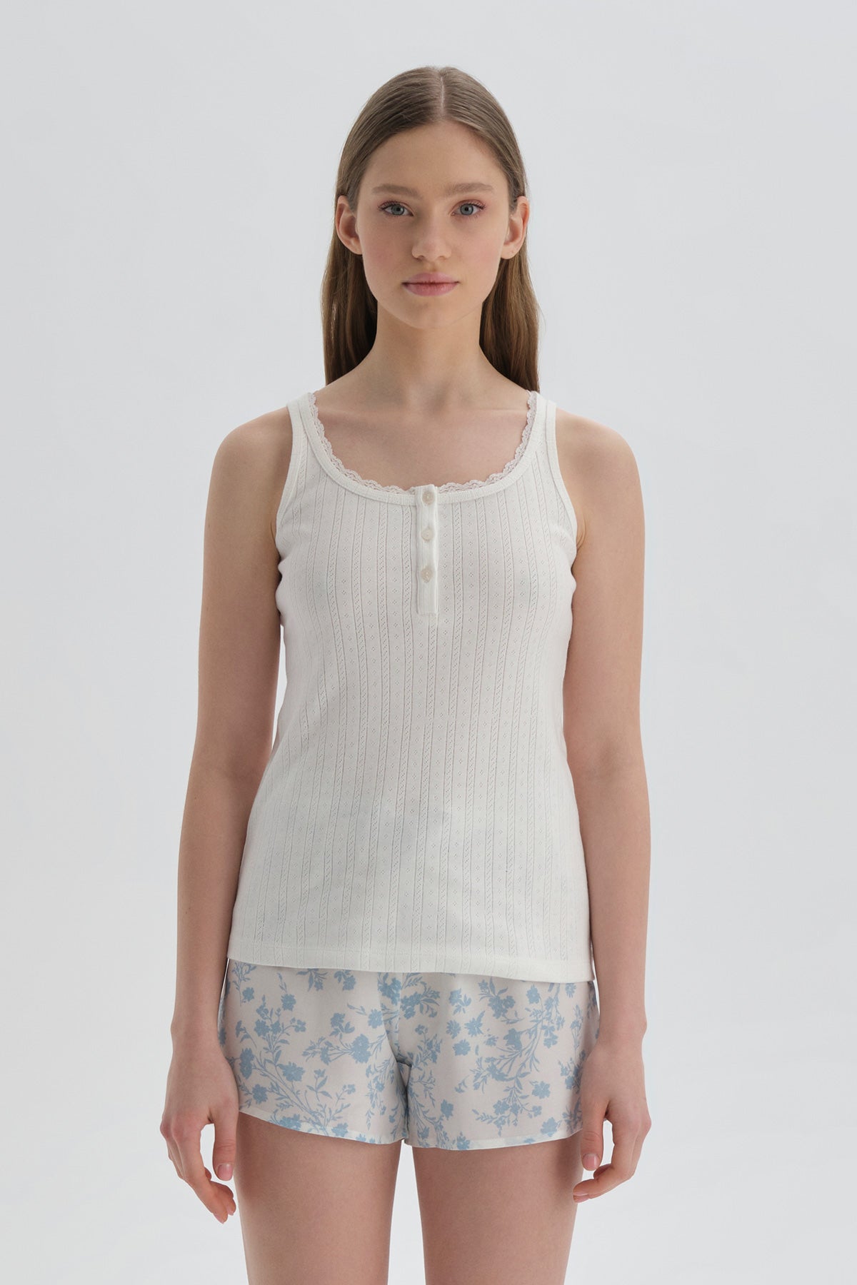 WHITE TANKTOP
