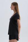 BLACK T-SHIRT