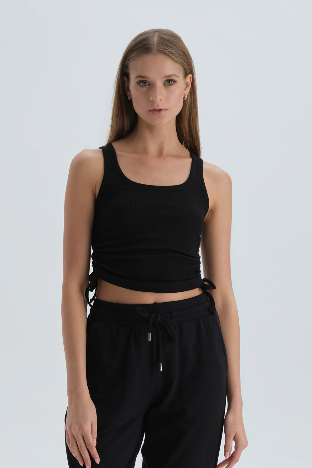 BLACK TANKTOP