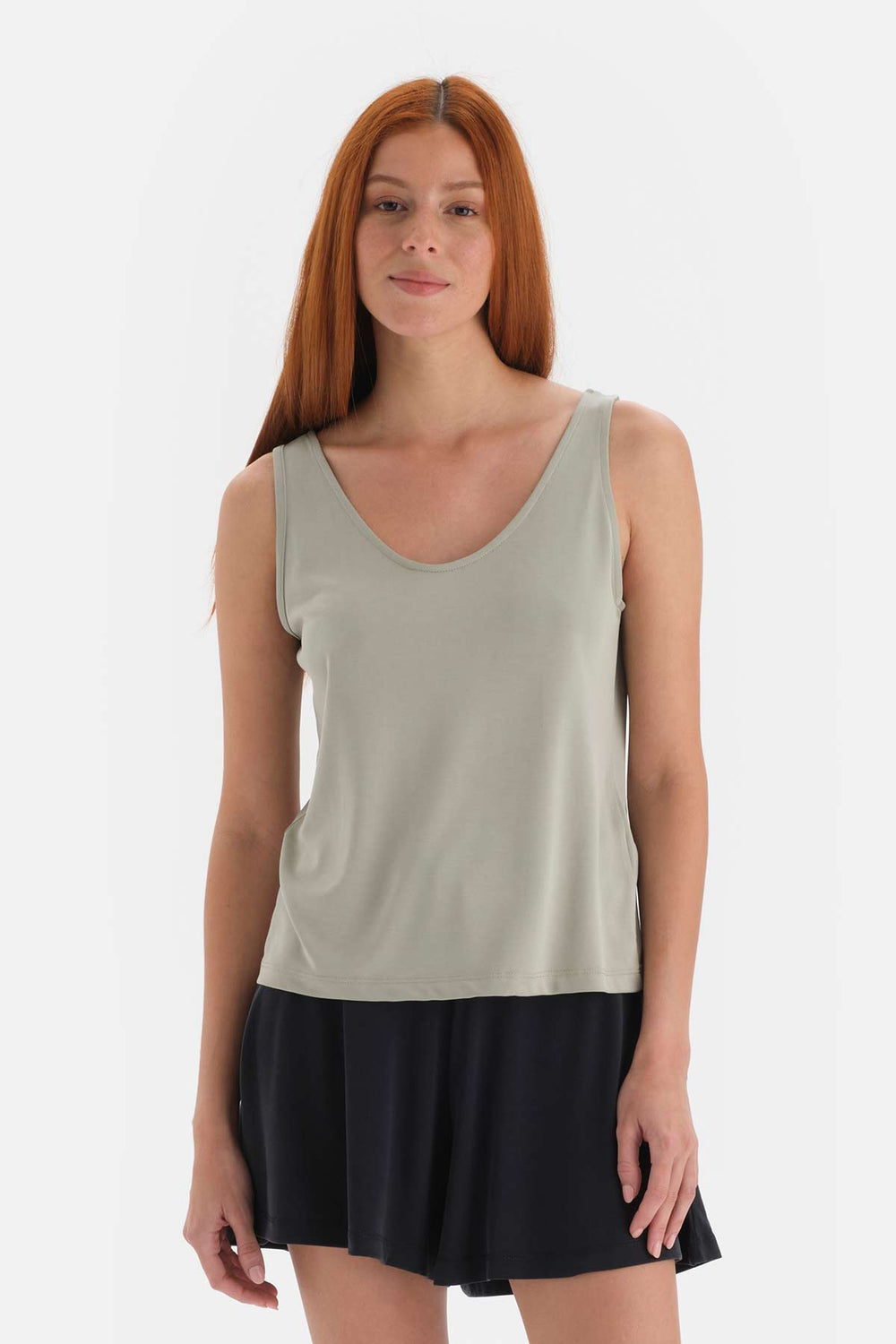 LIGHT GREEEN TANKTOP