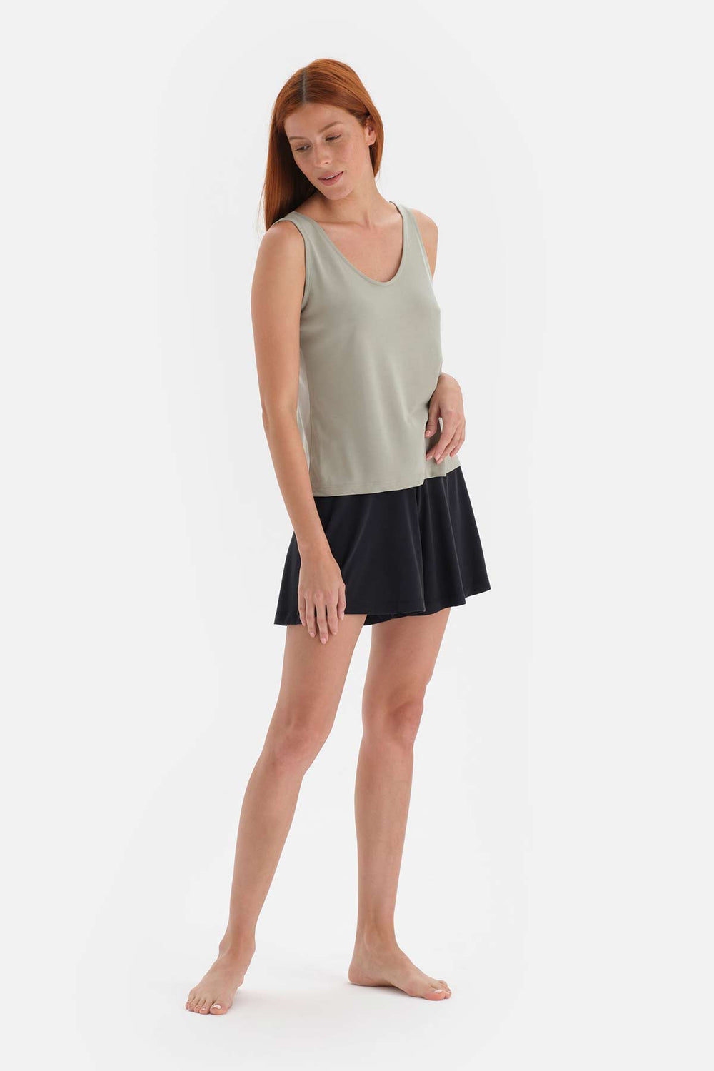 LIGHT GREEEN TANKTOP