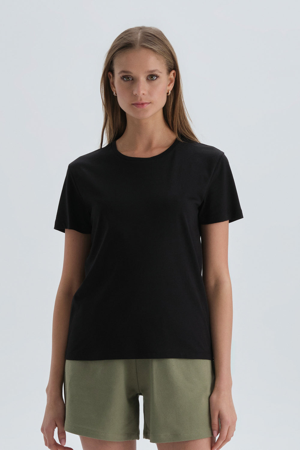 BLACK T-SHIRT