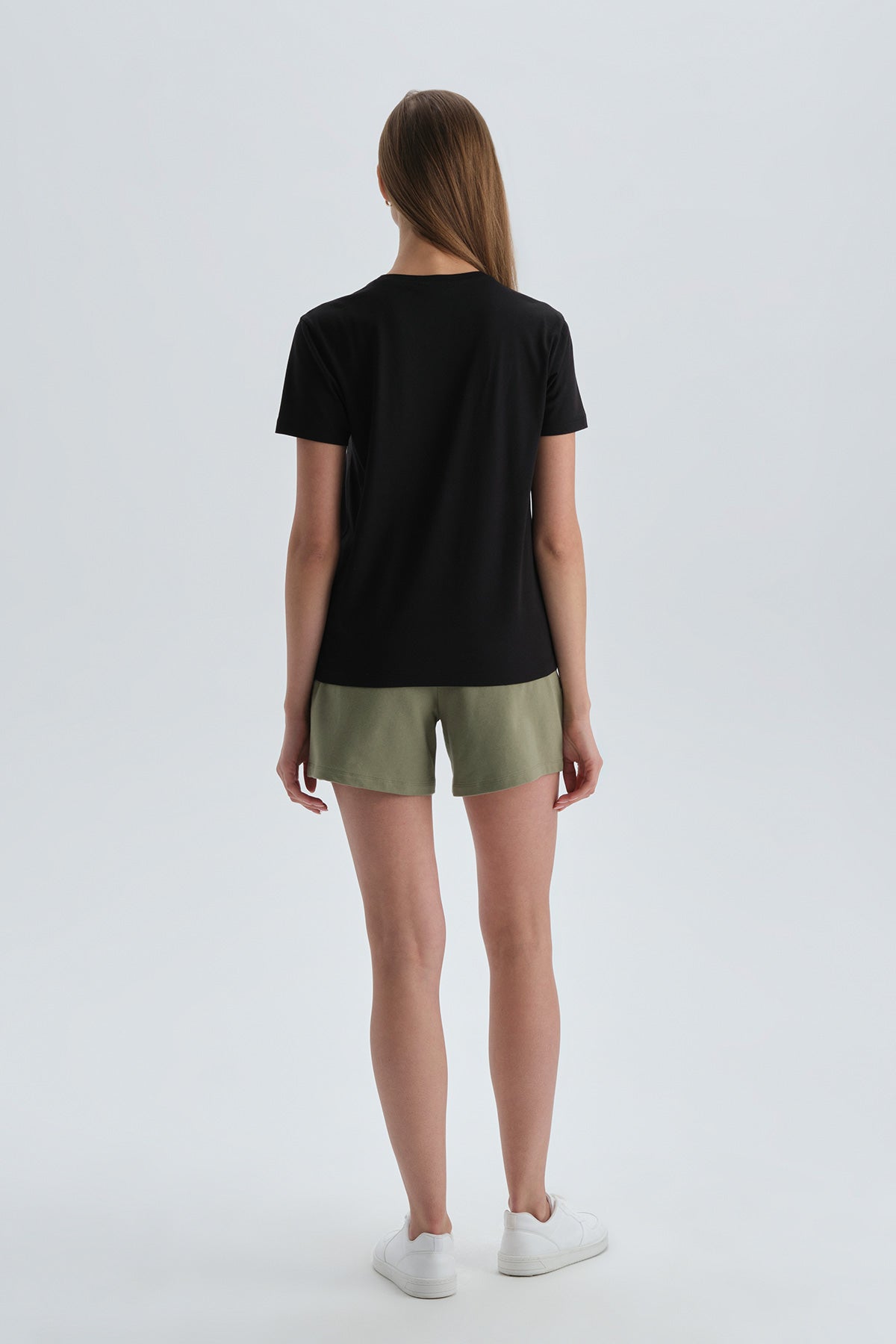 BLACK T-SHIRT