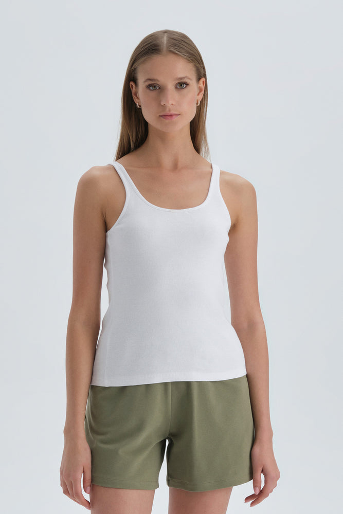 WHITE TANKTOP