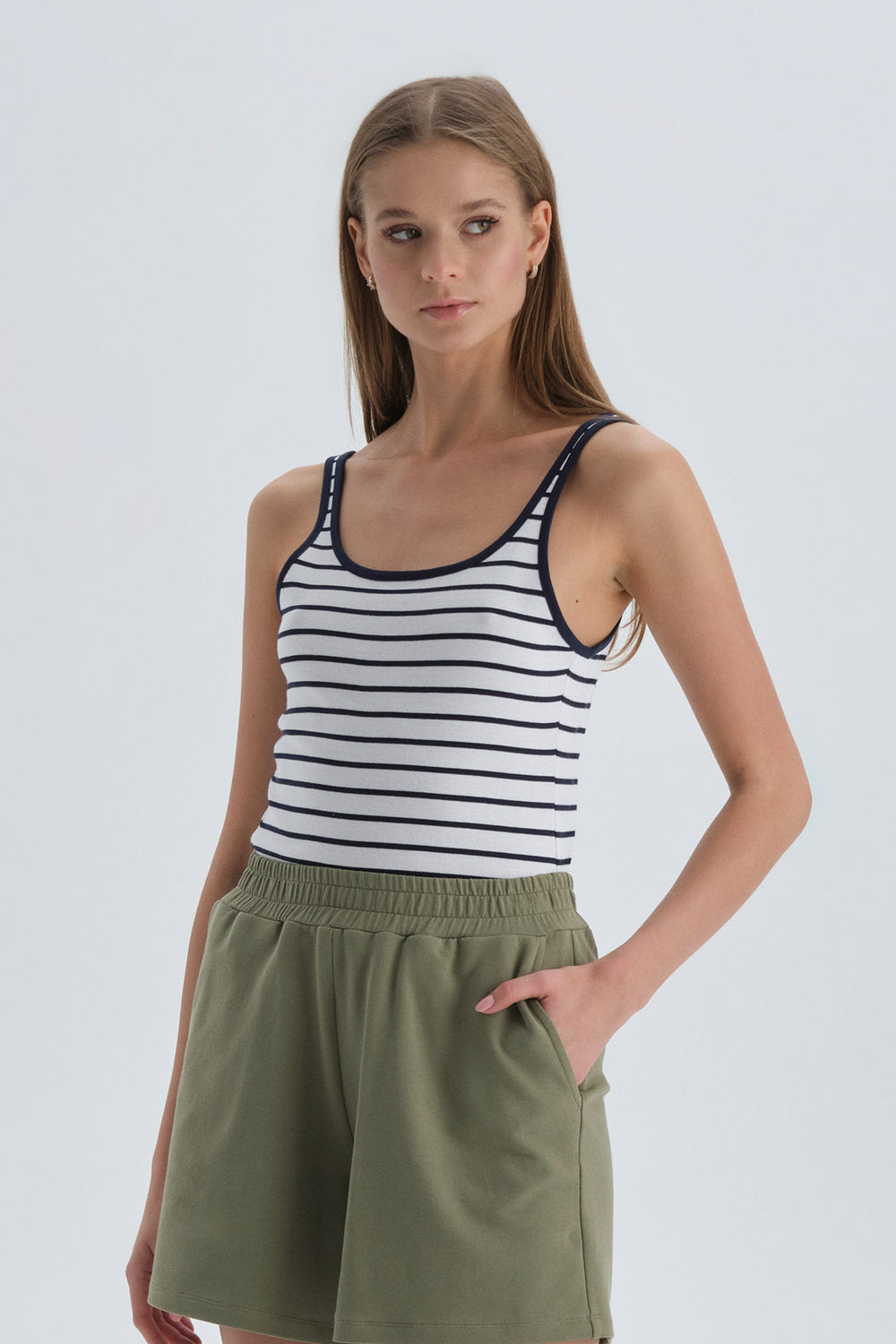 WHITE STRIPED TANKTOP