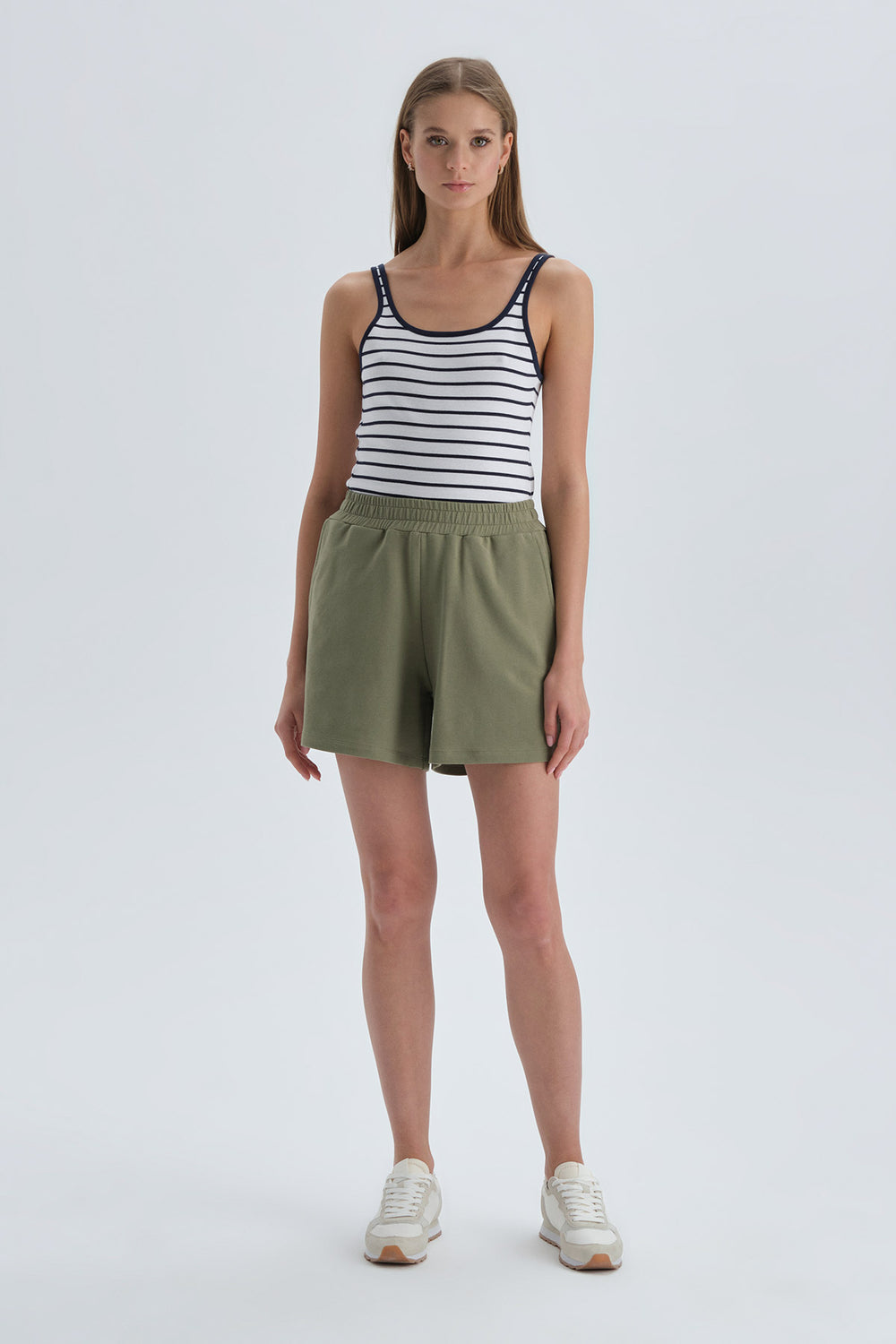 WHITE STRIPED TANKTOP
