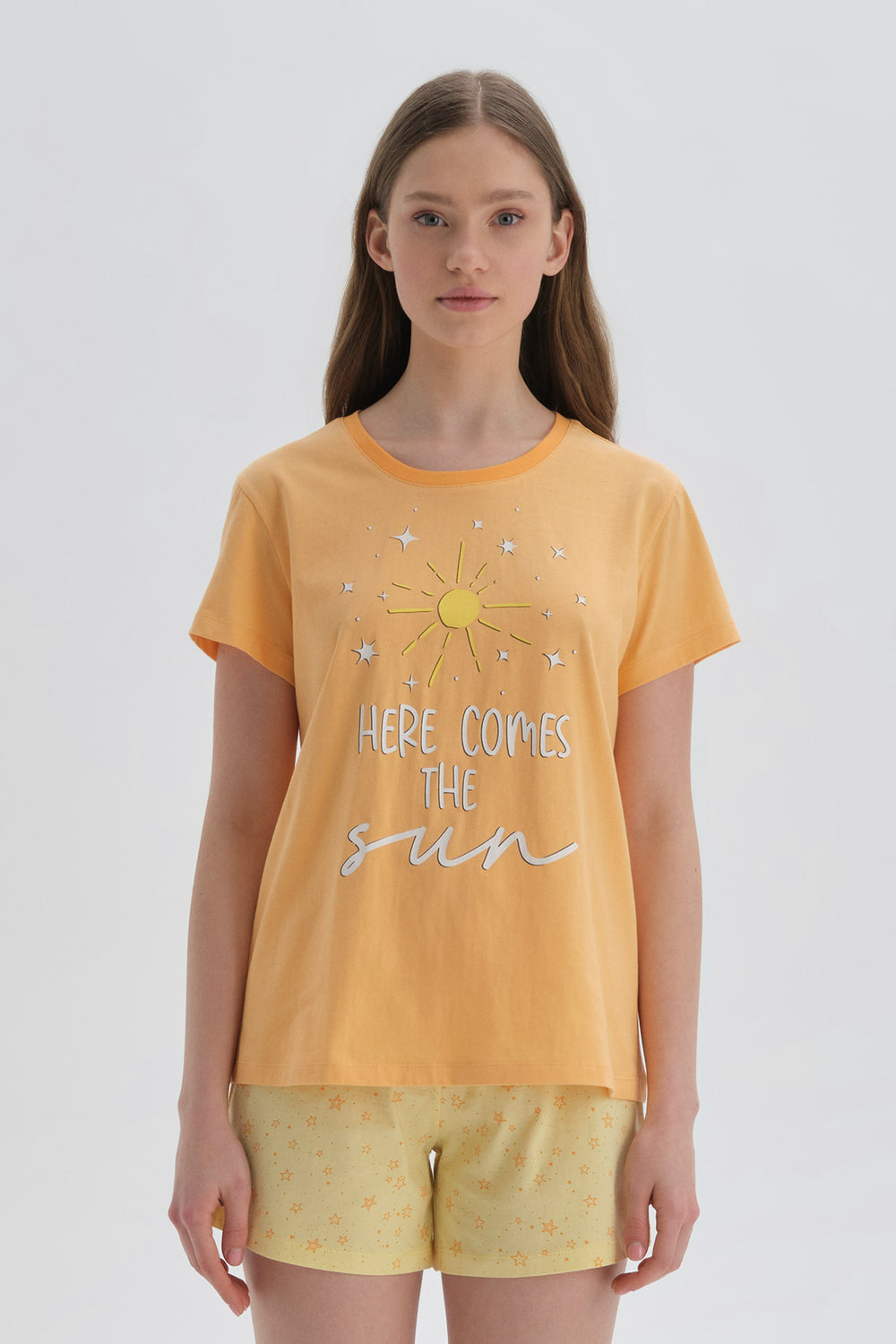 ORANGE T-SHIRT