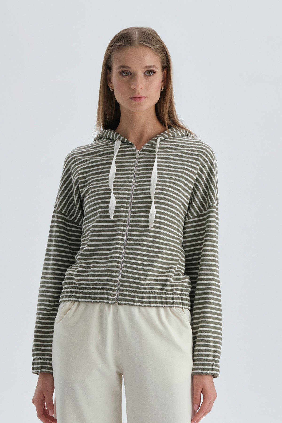 KHAKI SWEATSHIRT