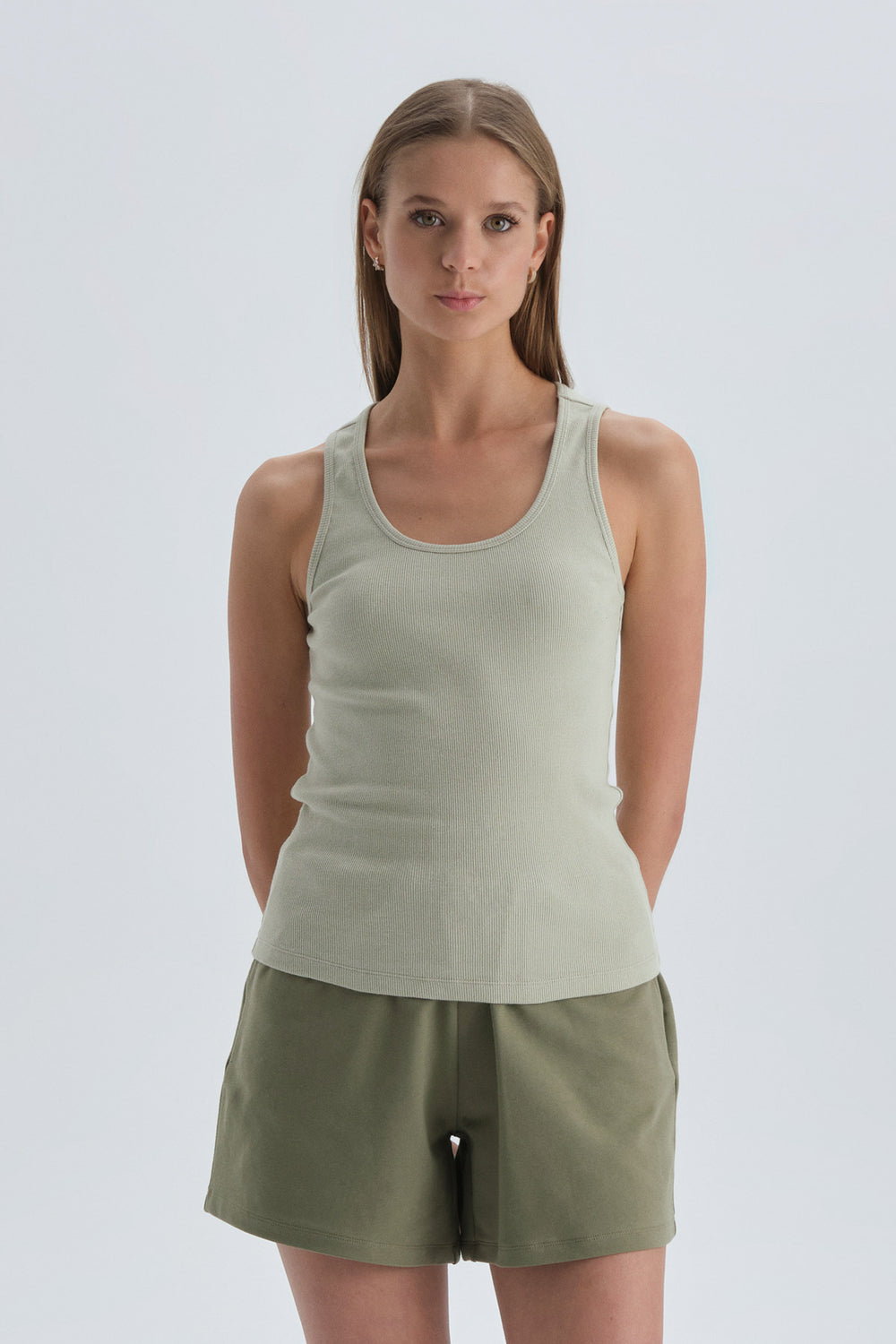 LIGHT GREEEN TANKTOP