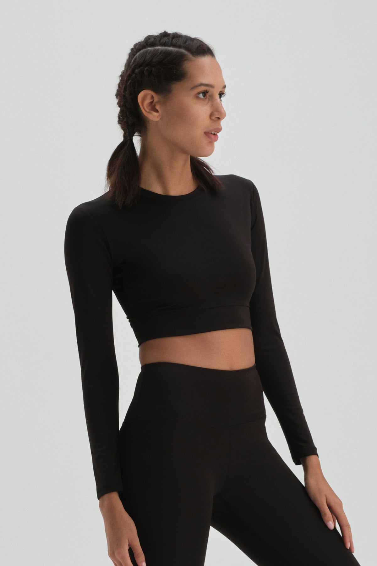 BLACK T-SHIRT