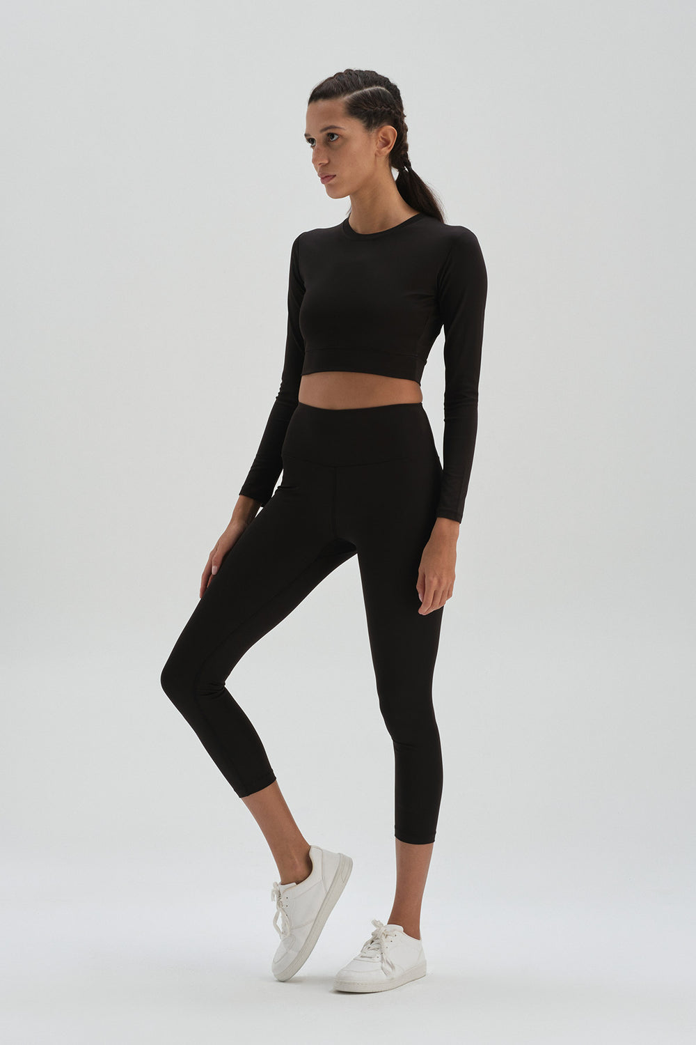BLACK T-SHIRT