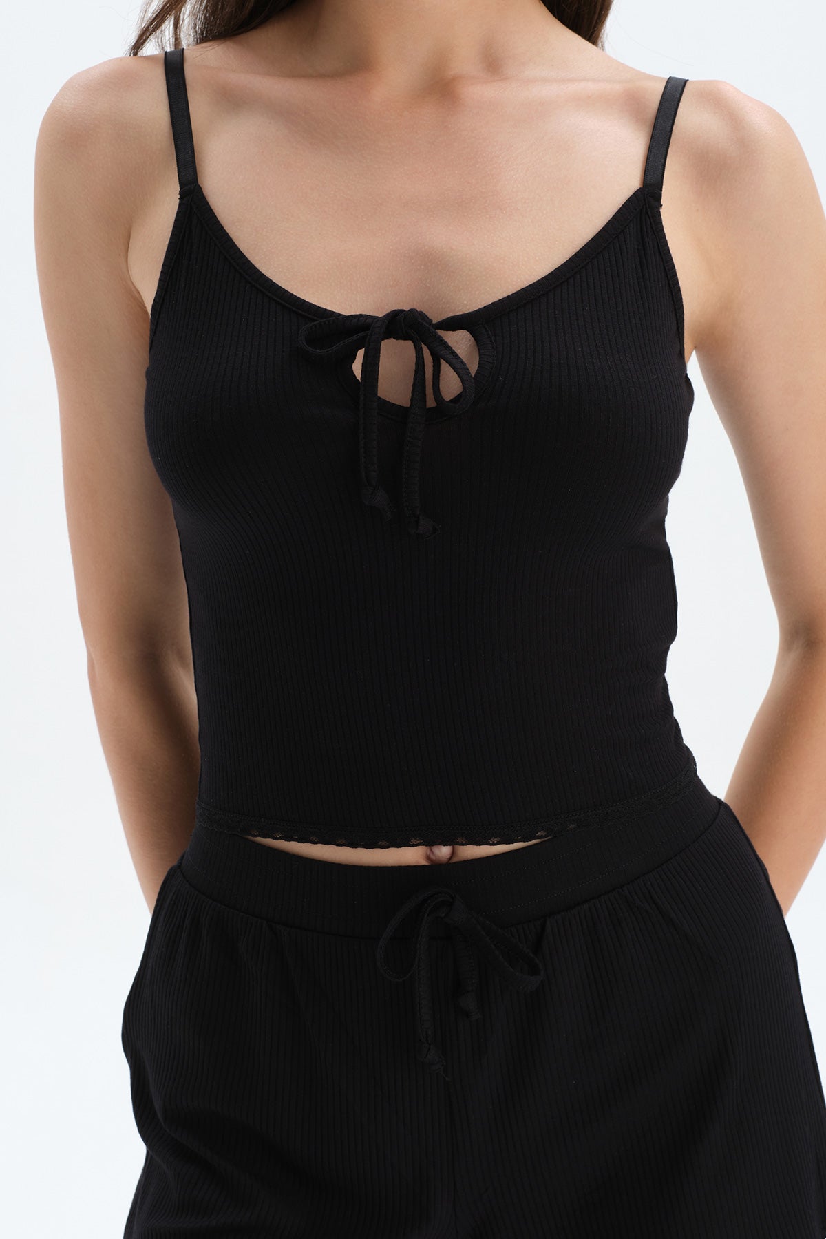 BLACK TANKTOP