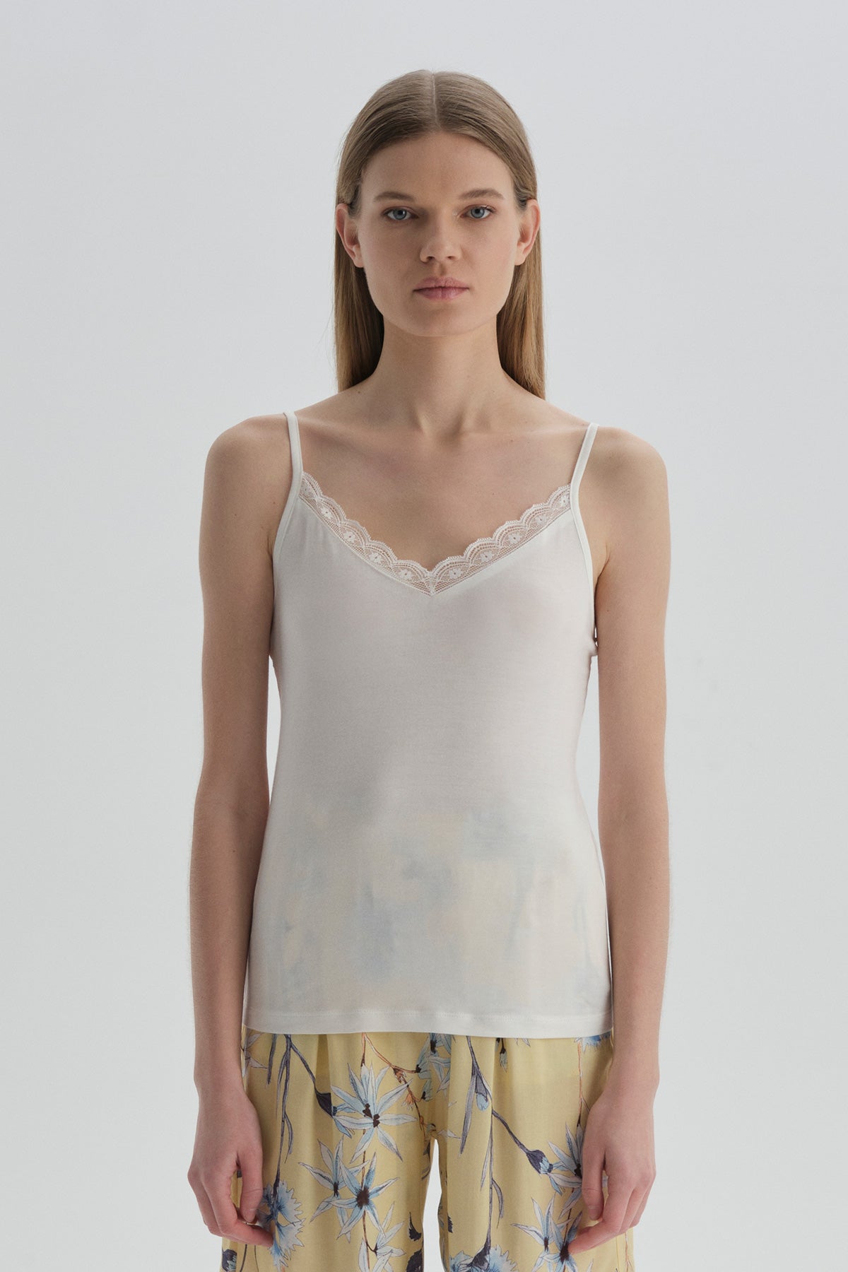 WHITE TANKTOP