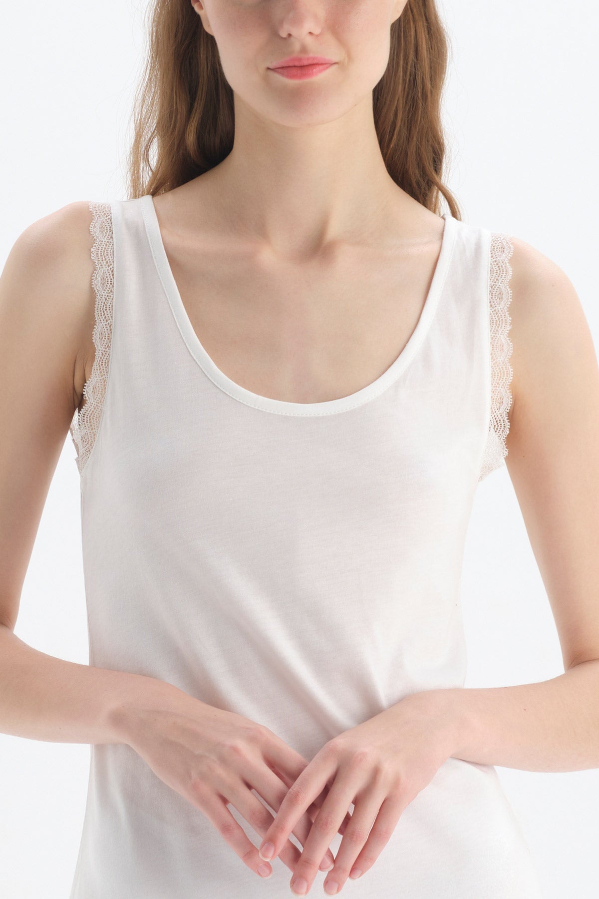 WHITE TANKTOP
