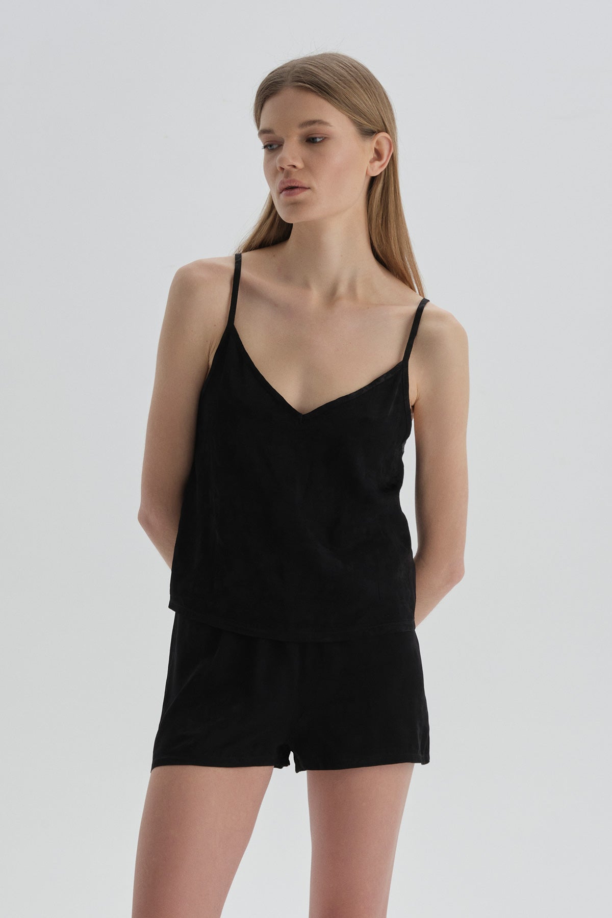 BLACK TANKTOP
