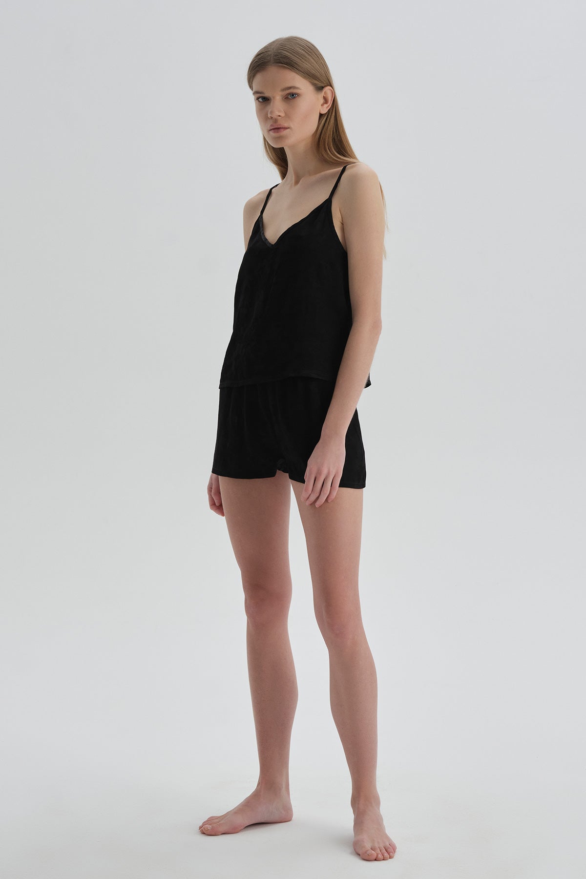 BLACK TANKTOP