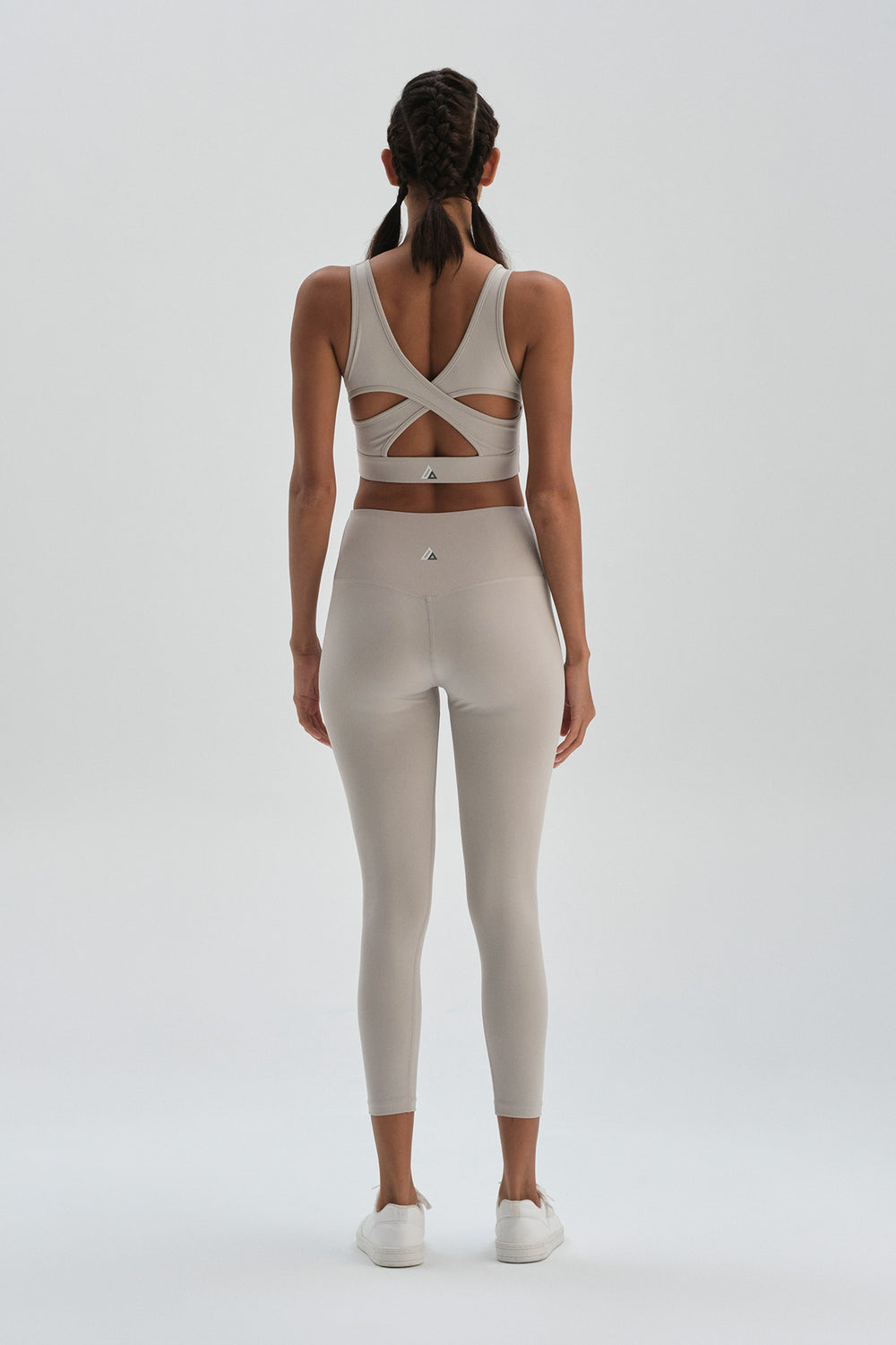 GREY LEGGINGS