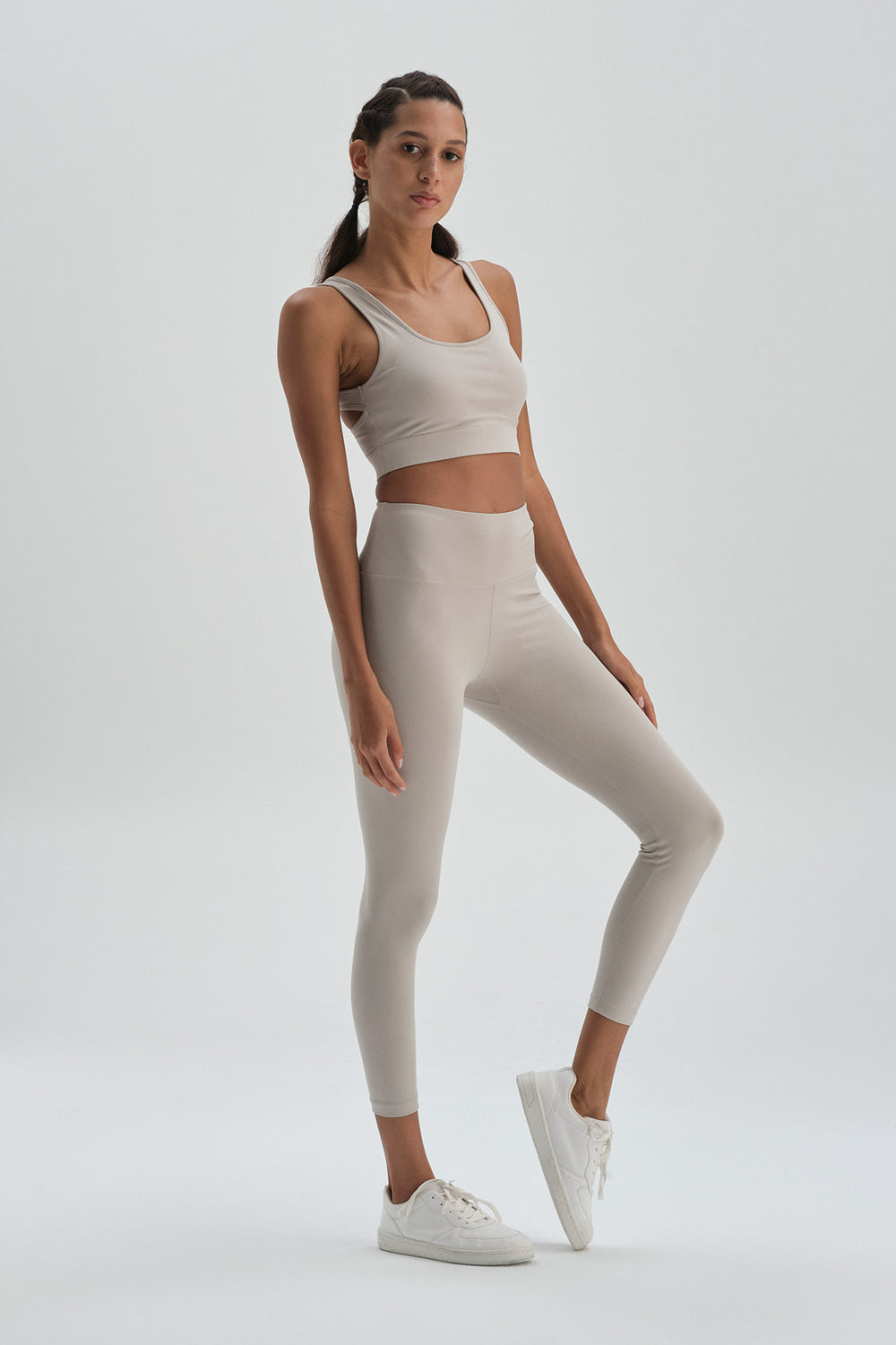 GREY LEGGINGS