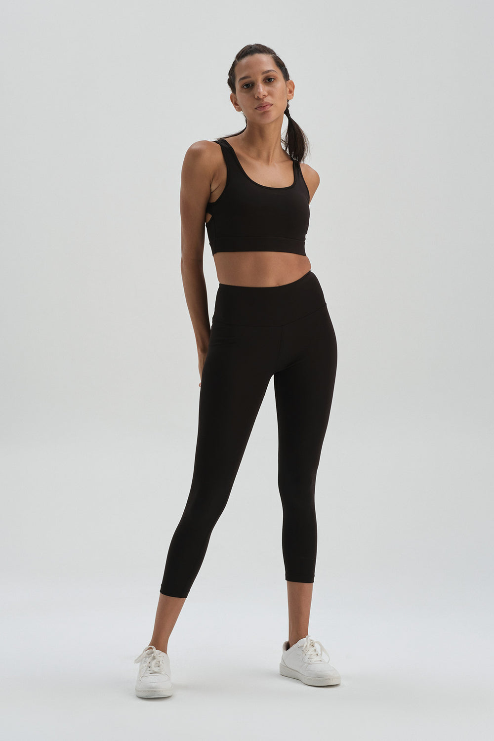 BLACK LEGGINGS