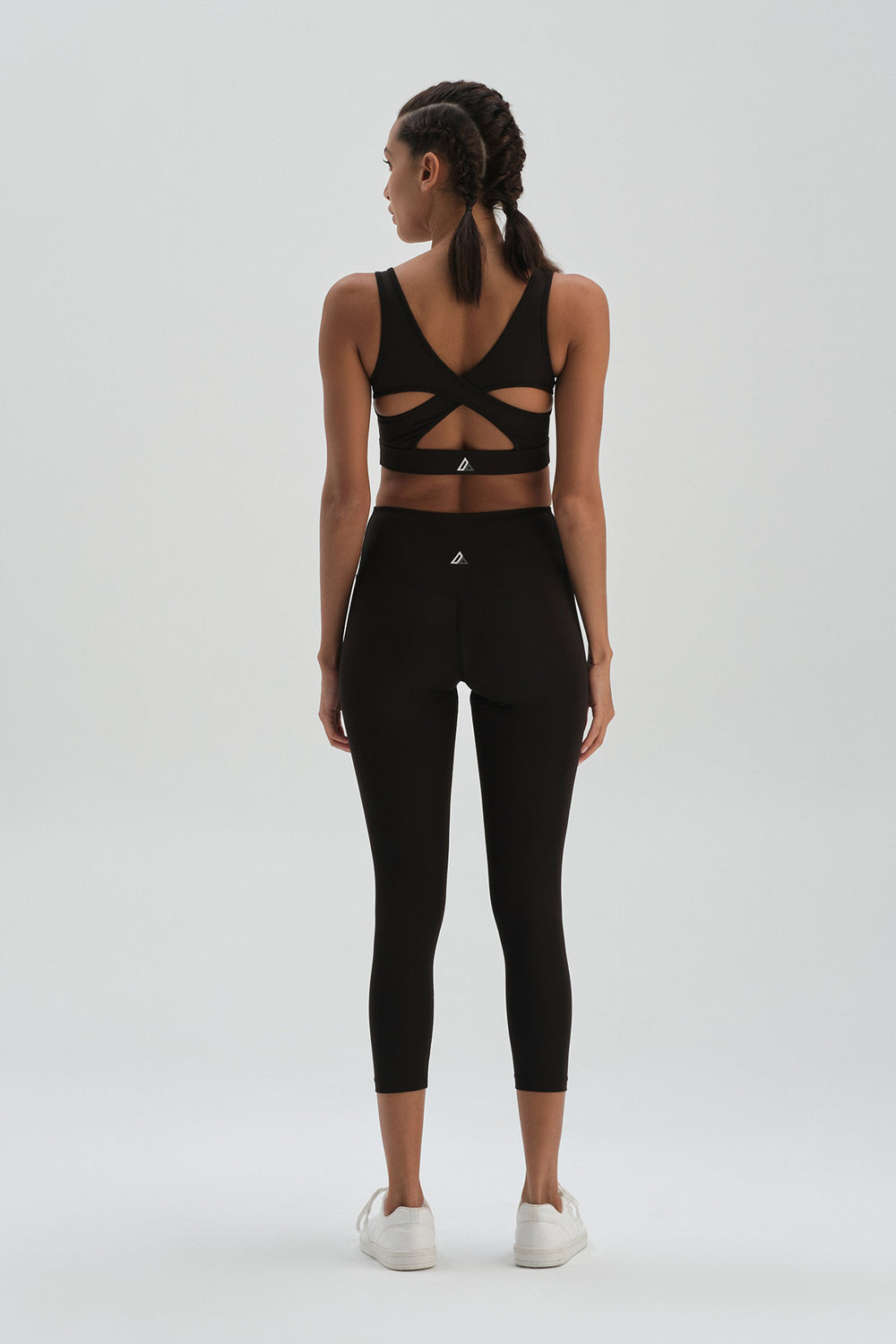 BLACK LEGGINGS