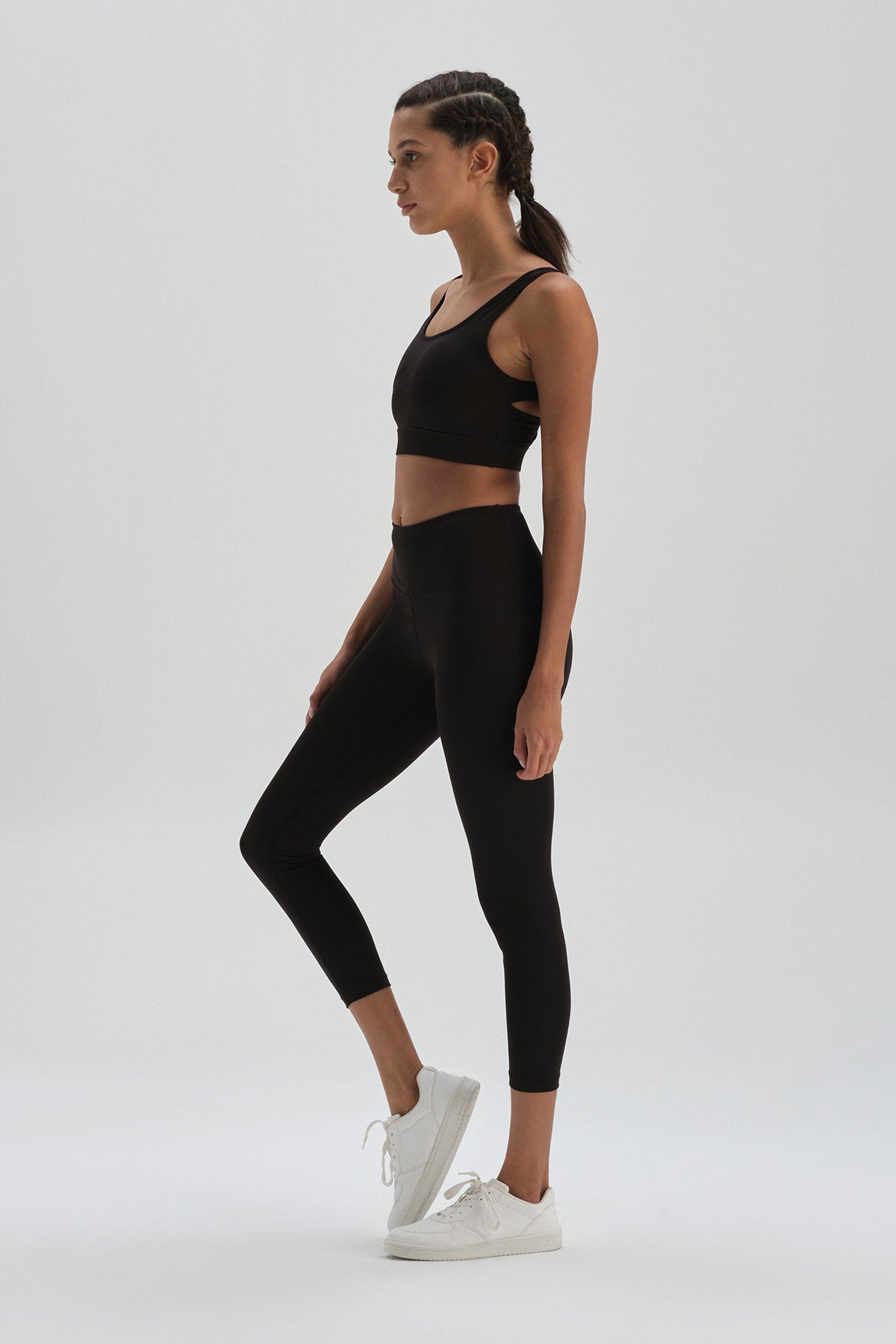 BLACK LEGGINGS