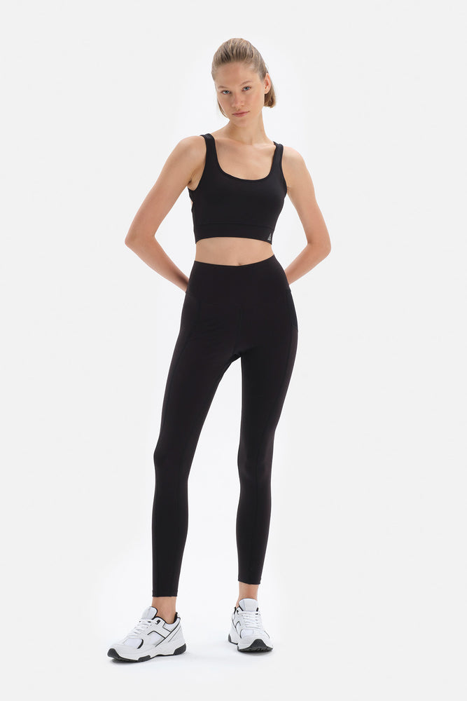 BLACK LEGGINGS