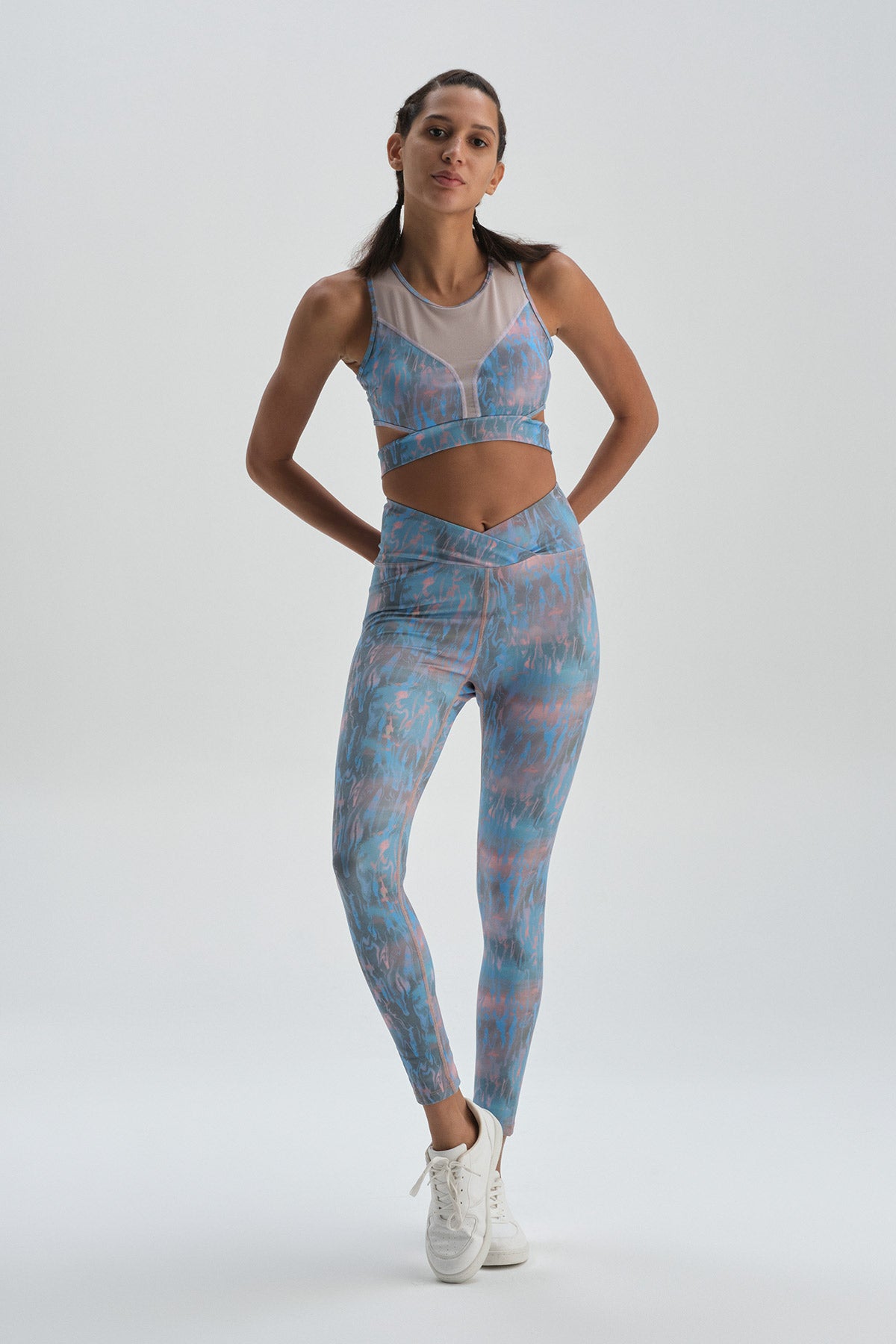 BLUE LEGGINGS