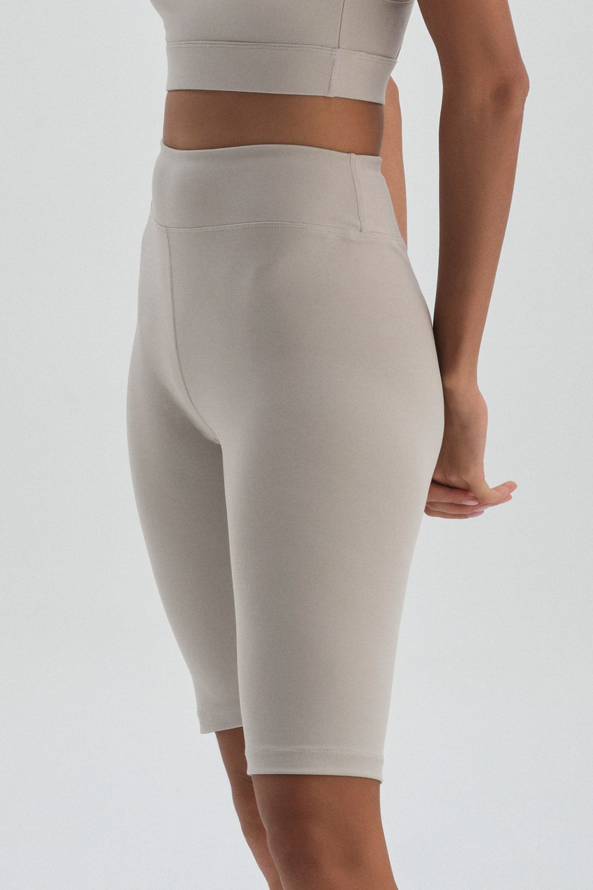 GREY LEGGINGS
