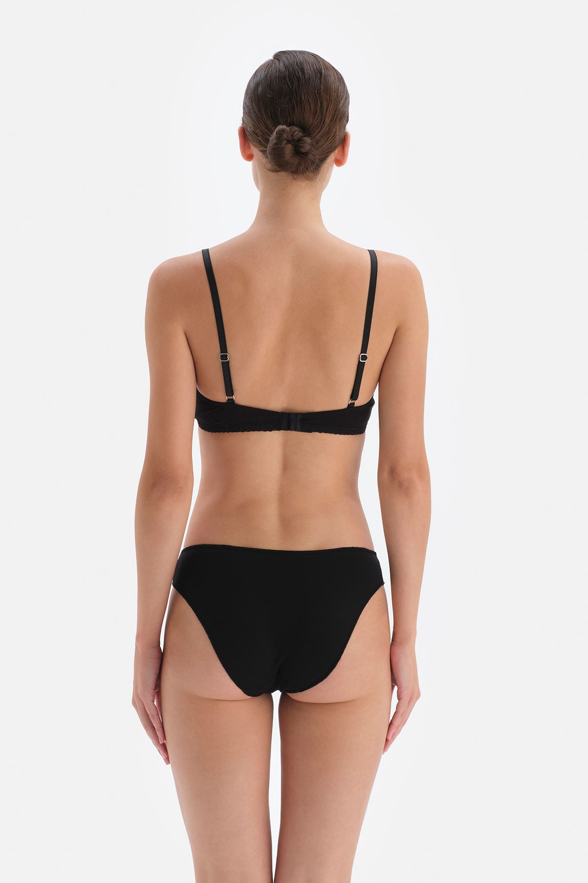 BLACK BRA