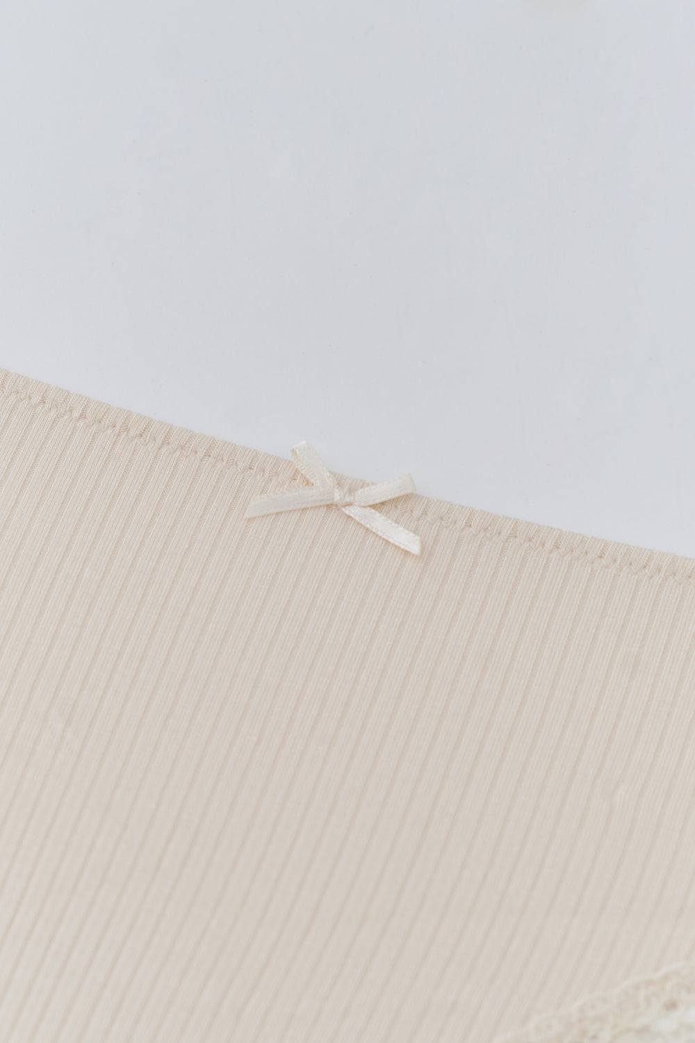 Ekru Dantel Detaylı Slıp