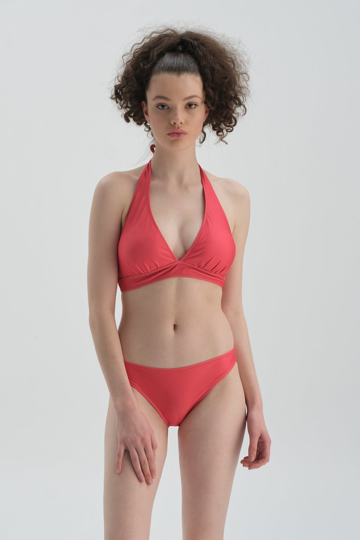 Kırmızı Toparlayıcı Üçgen Geniş Bikini Üst