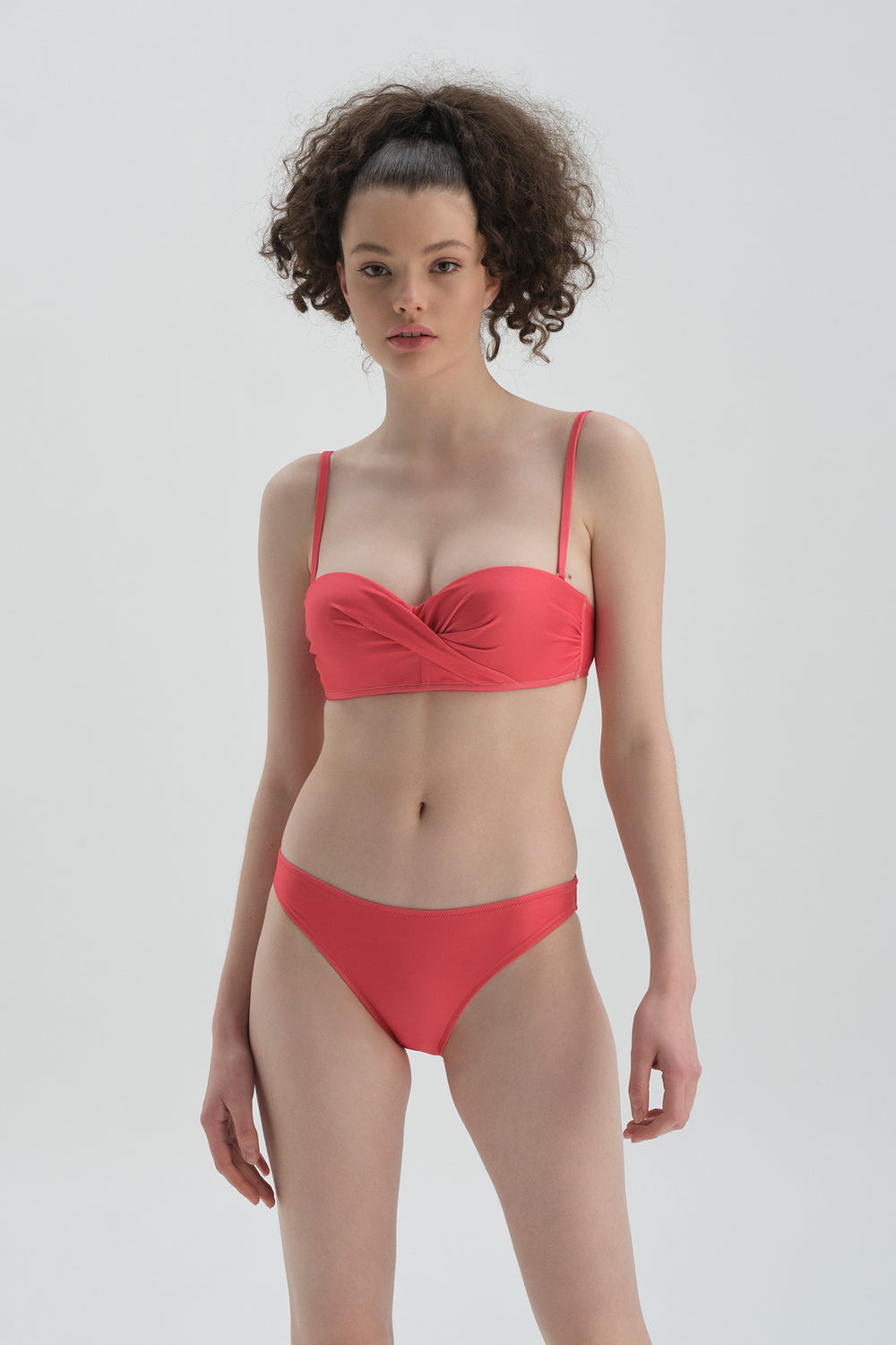 Kırmızı Straplez Kaplı Bikini Üst