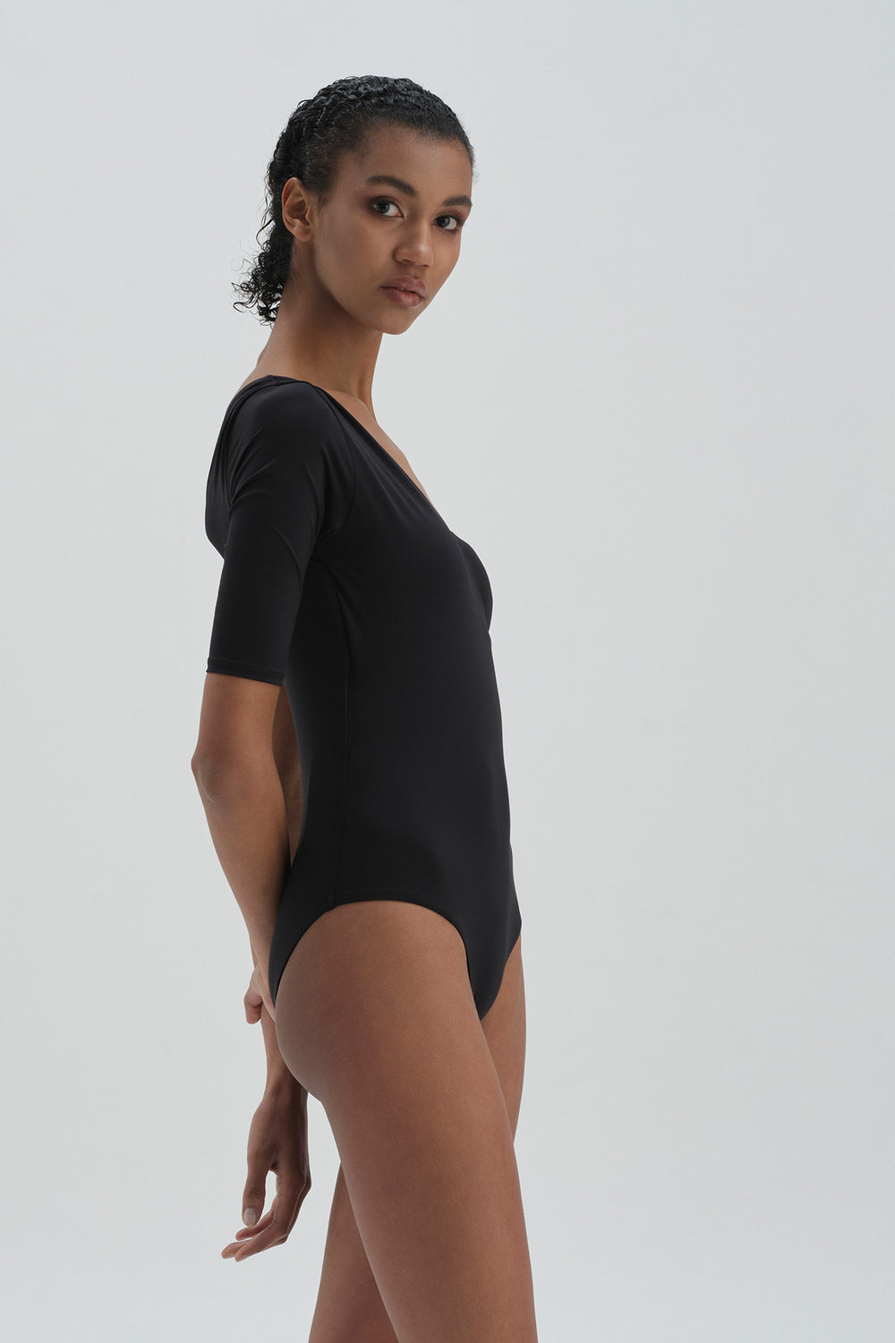 BLACK SWIMSUIT