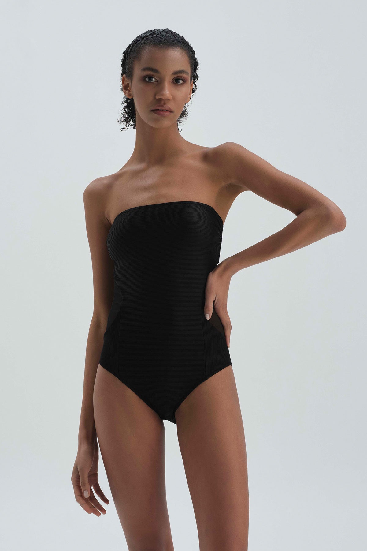 BLACK SWIMSUIT