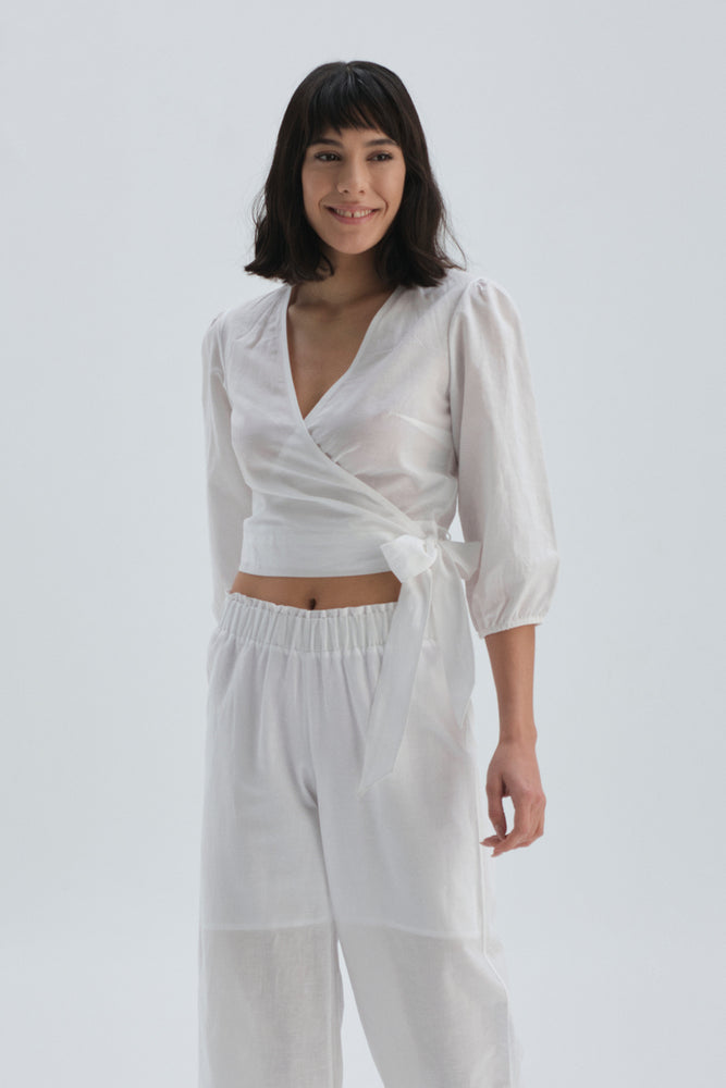 WHITE SHIRT
