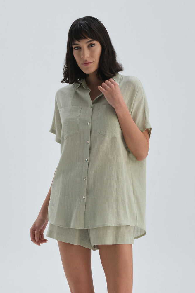 MINT - GREEN SHIRT