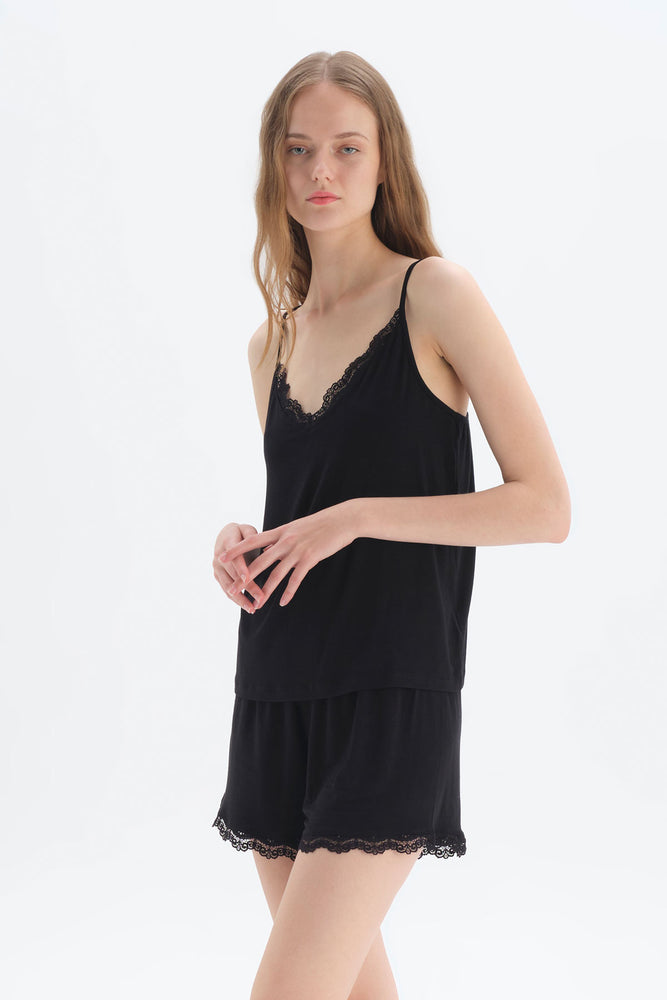 BLACK SHORTS