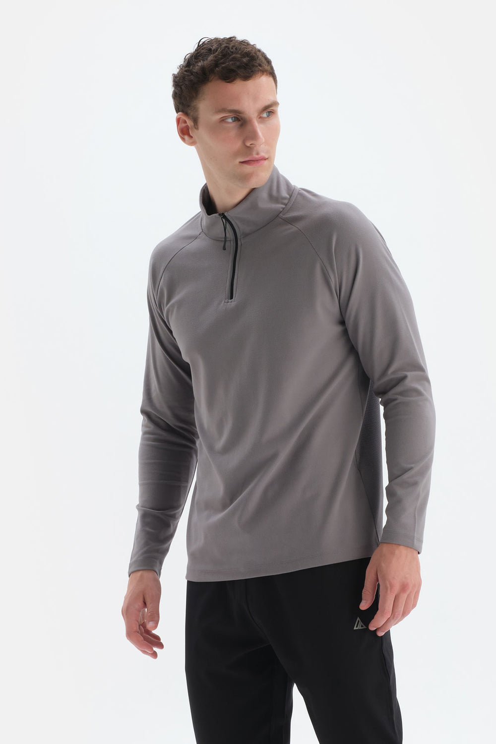 GREY T-SHIRT
