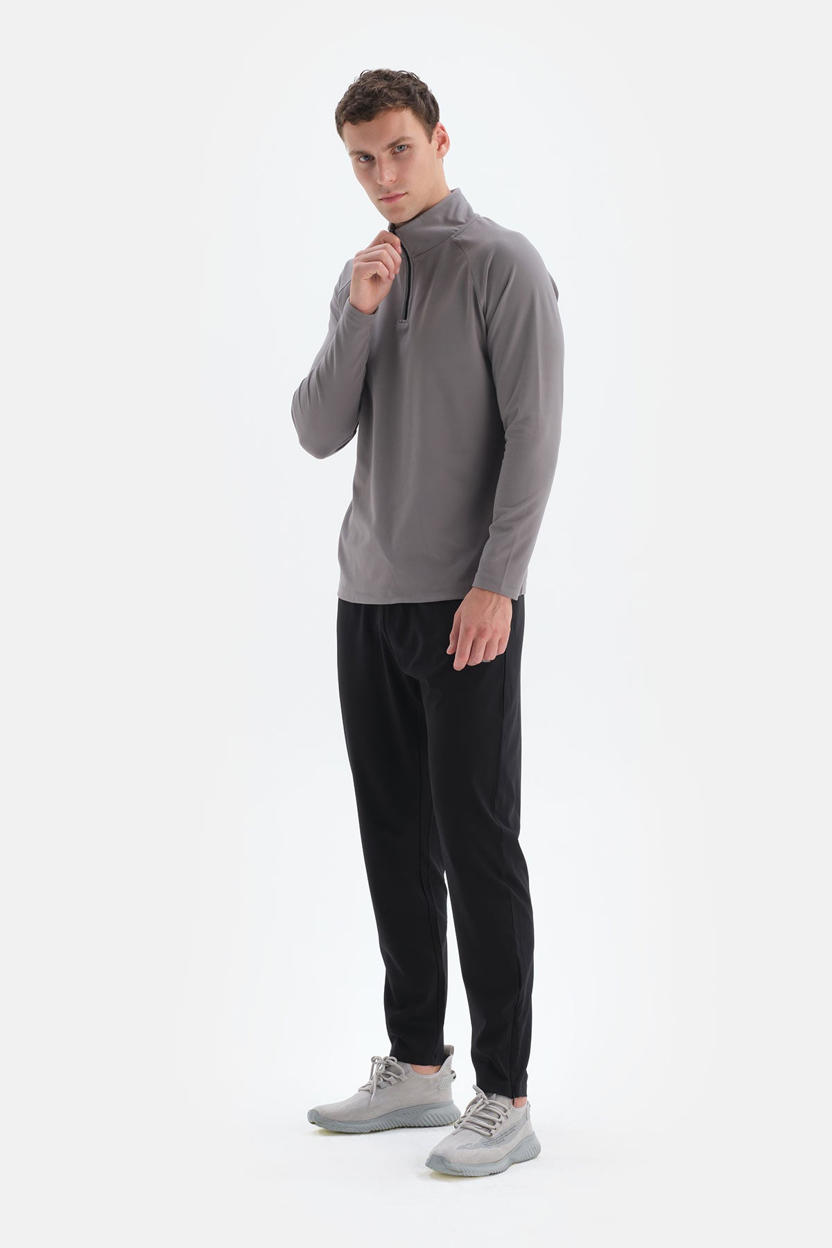 GREY T-SHIRT