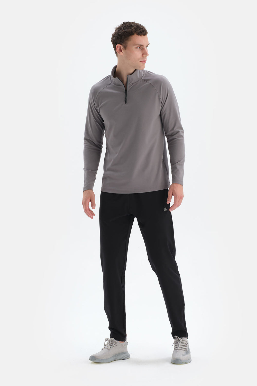 GREY T-SHIRT