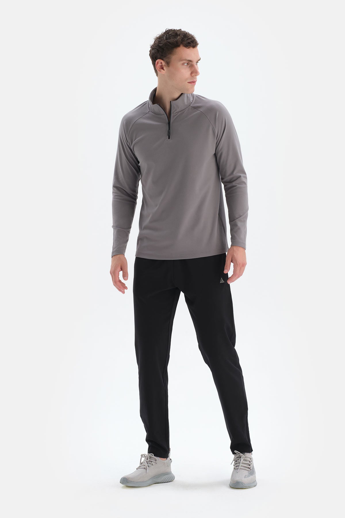 GREY T-SHIRT