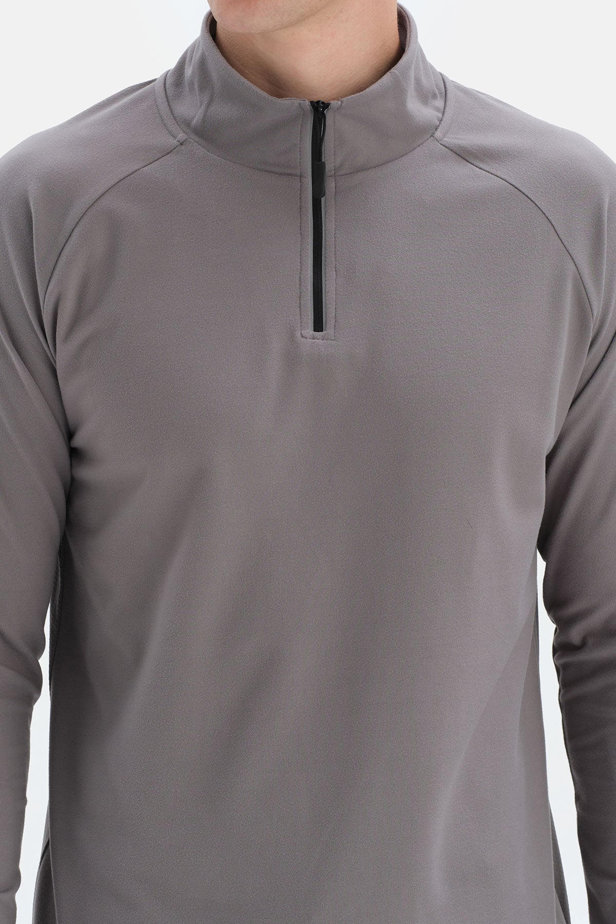 GREY T-SHIRT