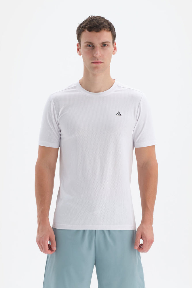 WHITE T-SHIRT