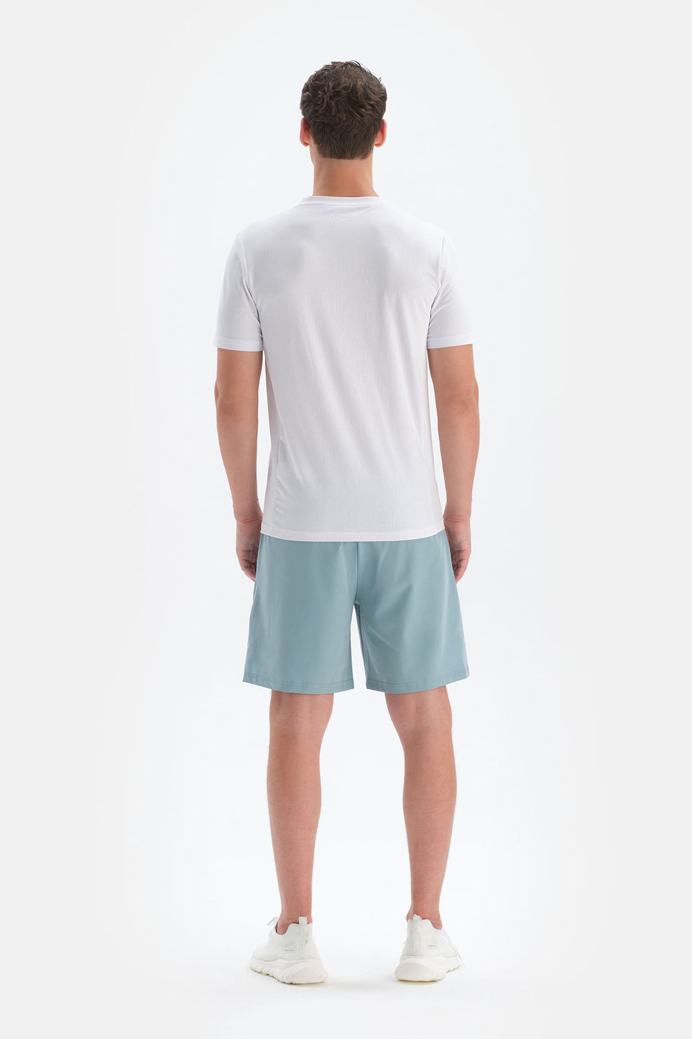 WHITE T-SHIRT
