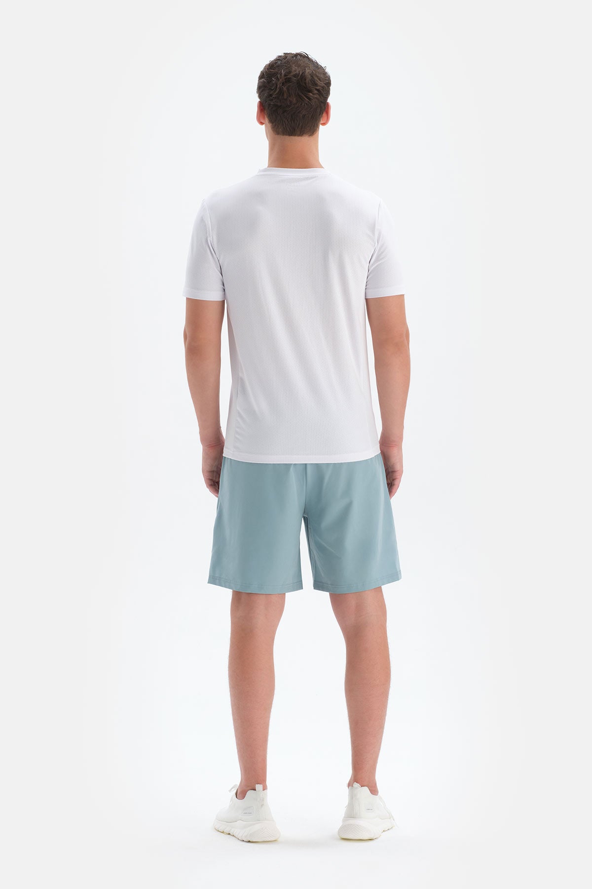 WHITE T-SHIRT